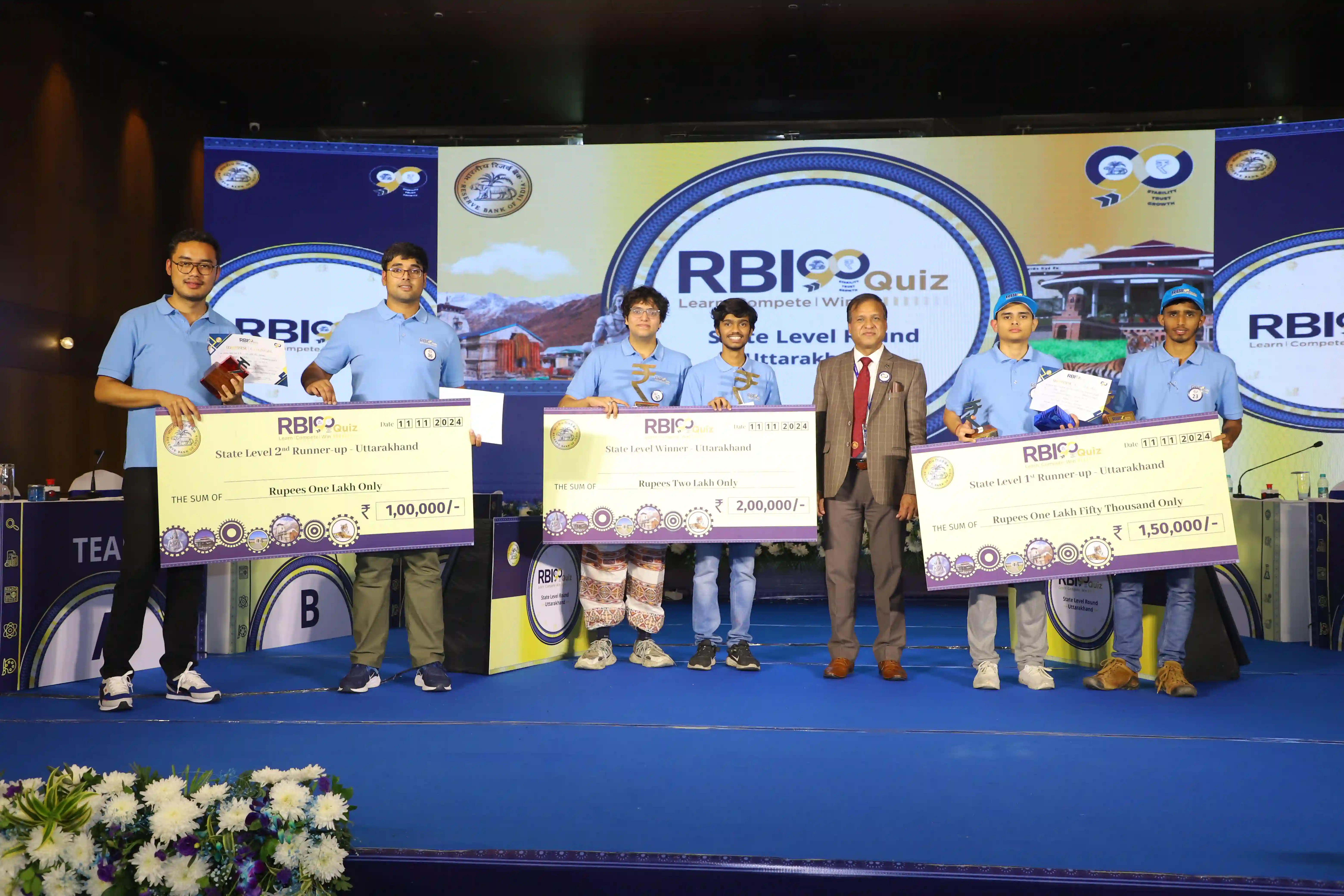 7. Winning Team with dignitaries